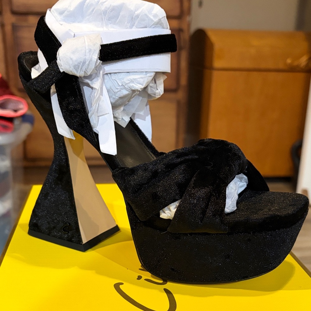 Brand new! Circus by Sam Edelman velvet chunky heels